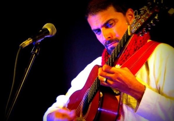 Violeiro mineiro Victor Batista faz show no Lageado