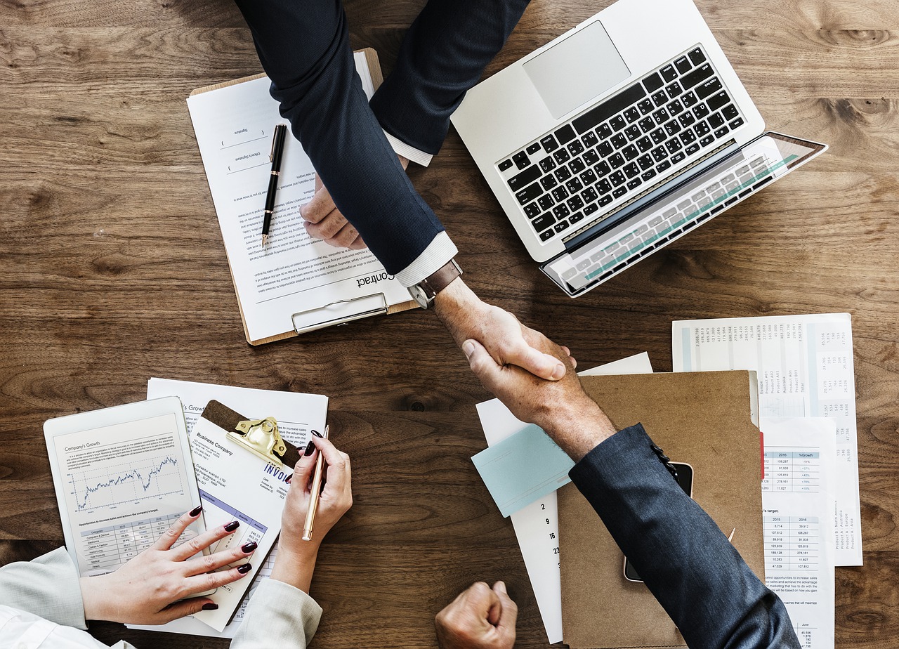 Abertura de empresas cresce 20,7% até agosto