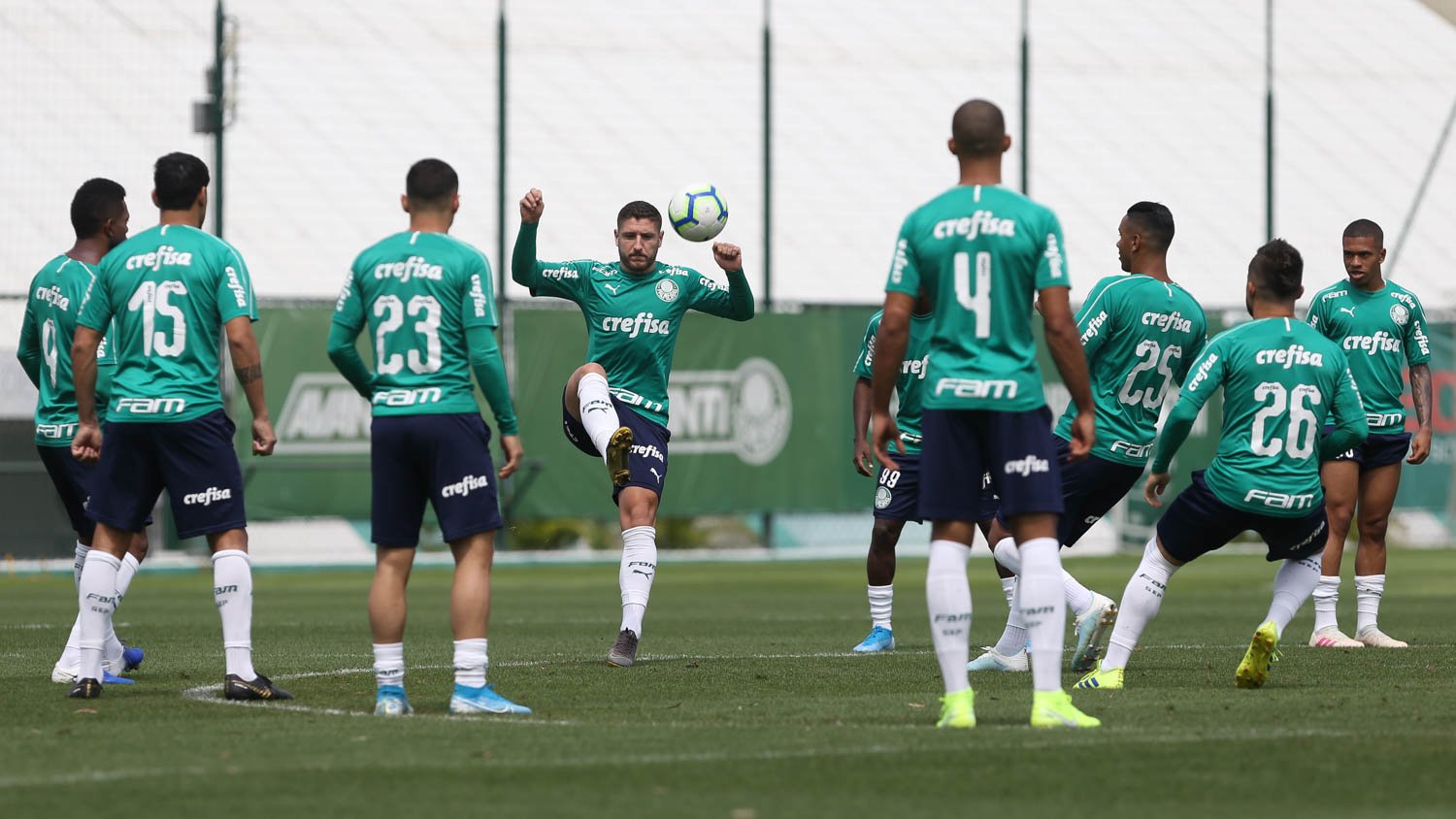 Com objetivos distintos, Palmeiras e Corinthians fazem Dérbi no Pacaembu