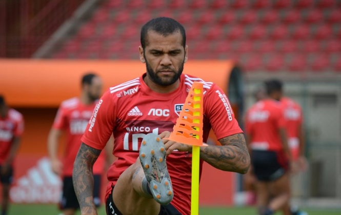 Em momentos distintos, Santos e São Paulo fazem o San-São neste sábado