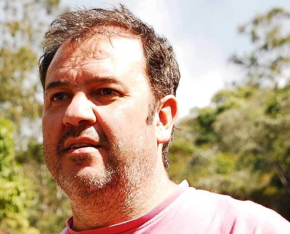 Sérgio Santa Rosa lança seu primeiro livro de poesia: Serpentário