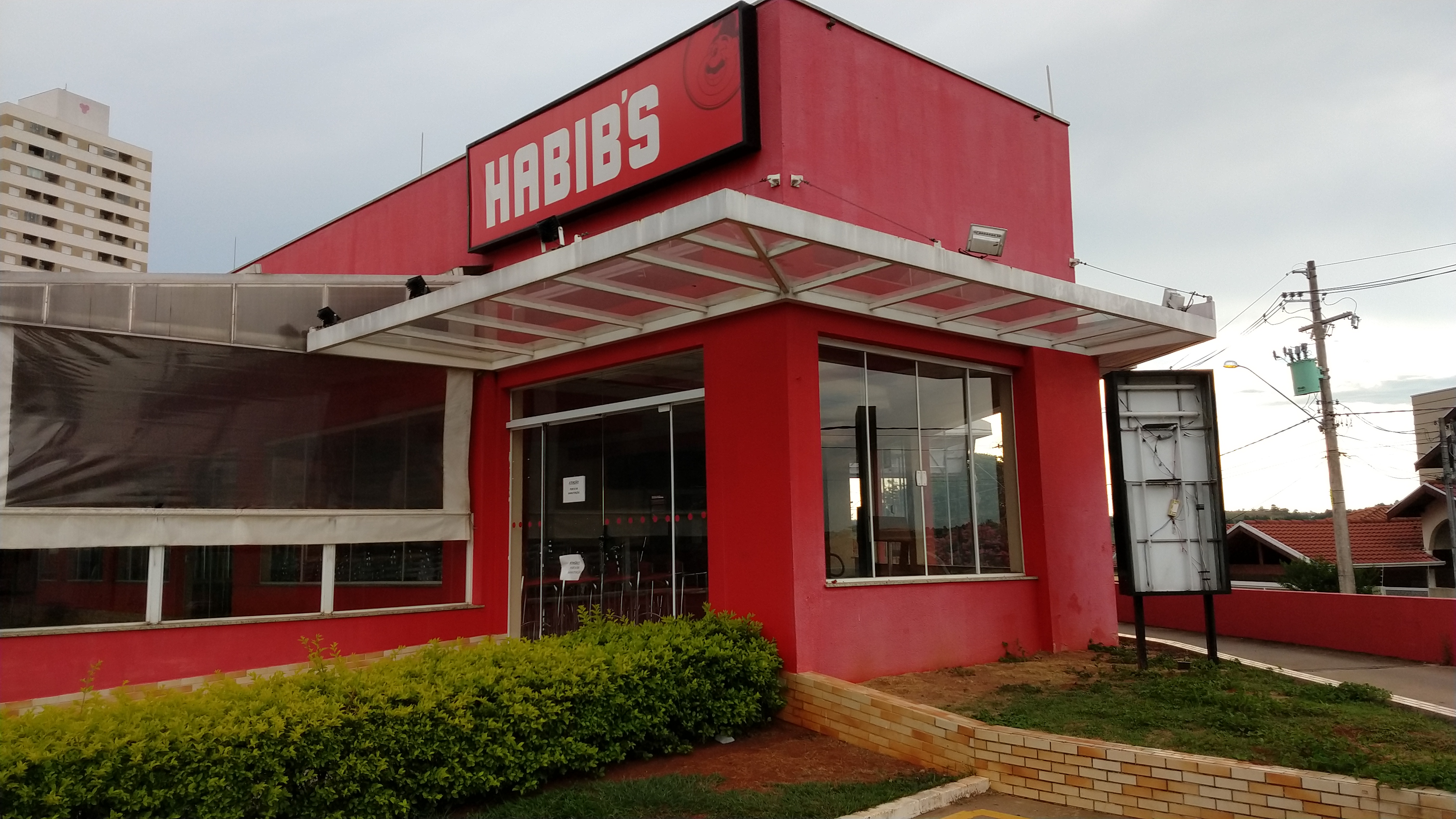 Habib’s fecha restaurante em Botucatu