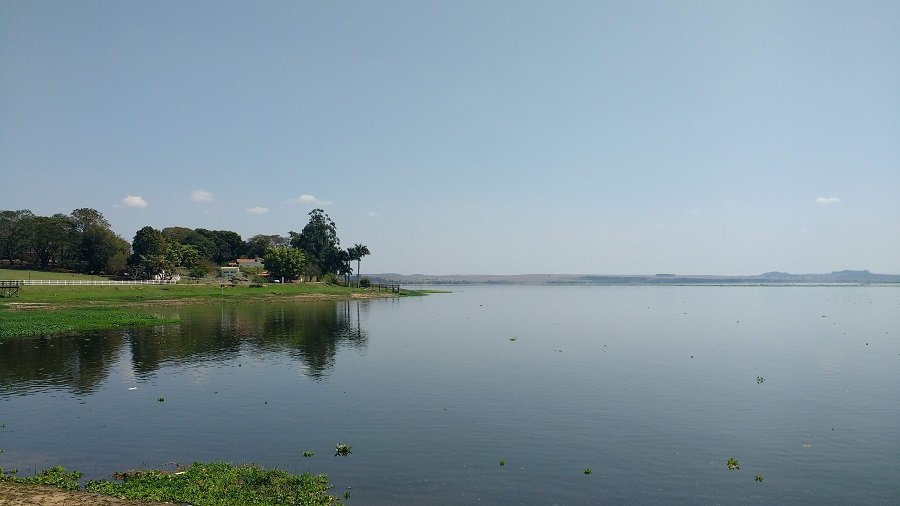 Barco vira no Rio Bonito e adolescente está desaparecido