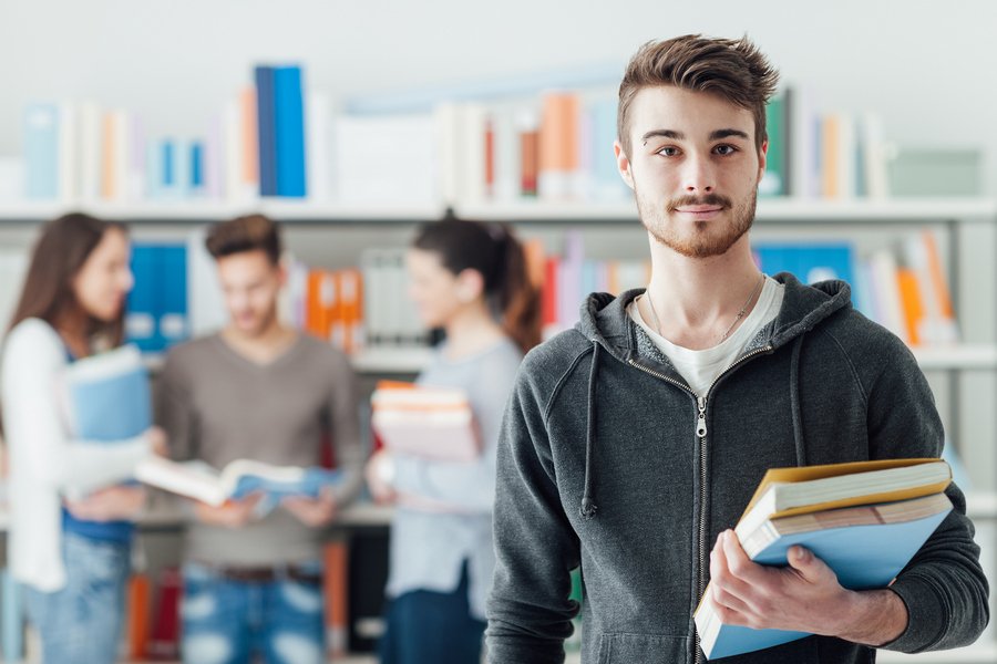 Apesar da suspensão do Prouni estudantes podem consultar bolsas disponíveis