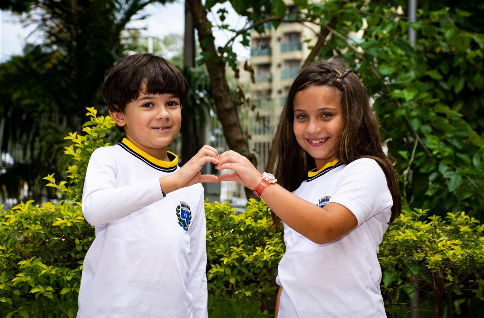 Prefeitura distribuirá 107 mil peças de uniformes escolares a alunos no início das aulas