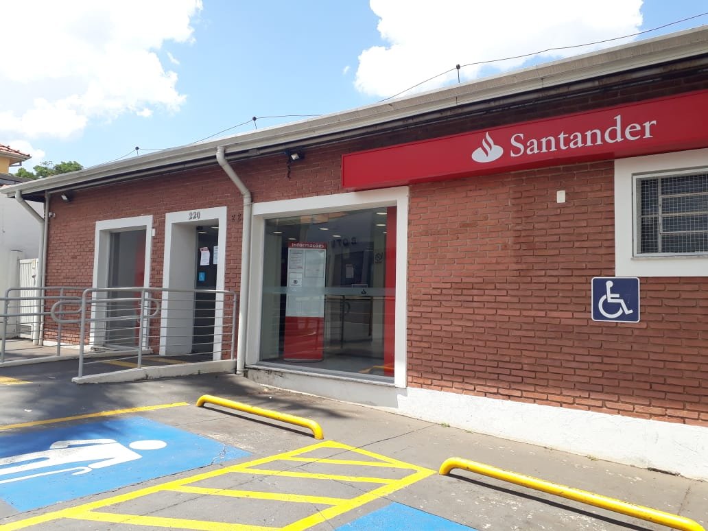 Santander anuncia fechamento de agência na Vila dos Lavradores