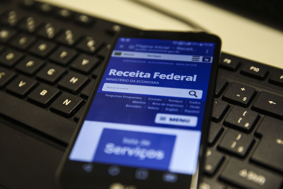 Mais de 5,8 milhões contribuintes entregaram a declaração do IR