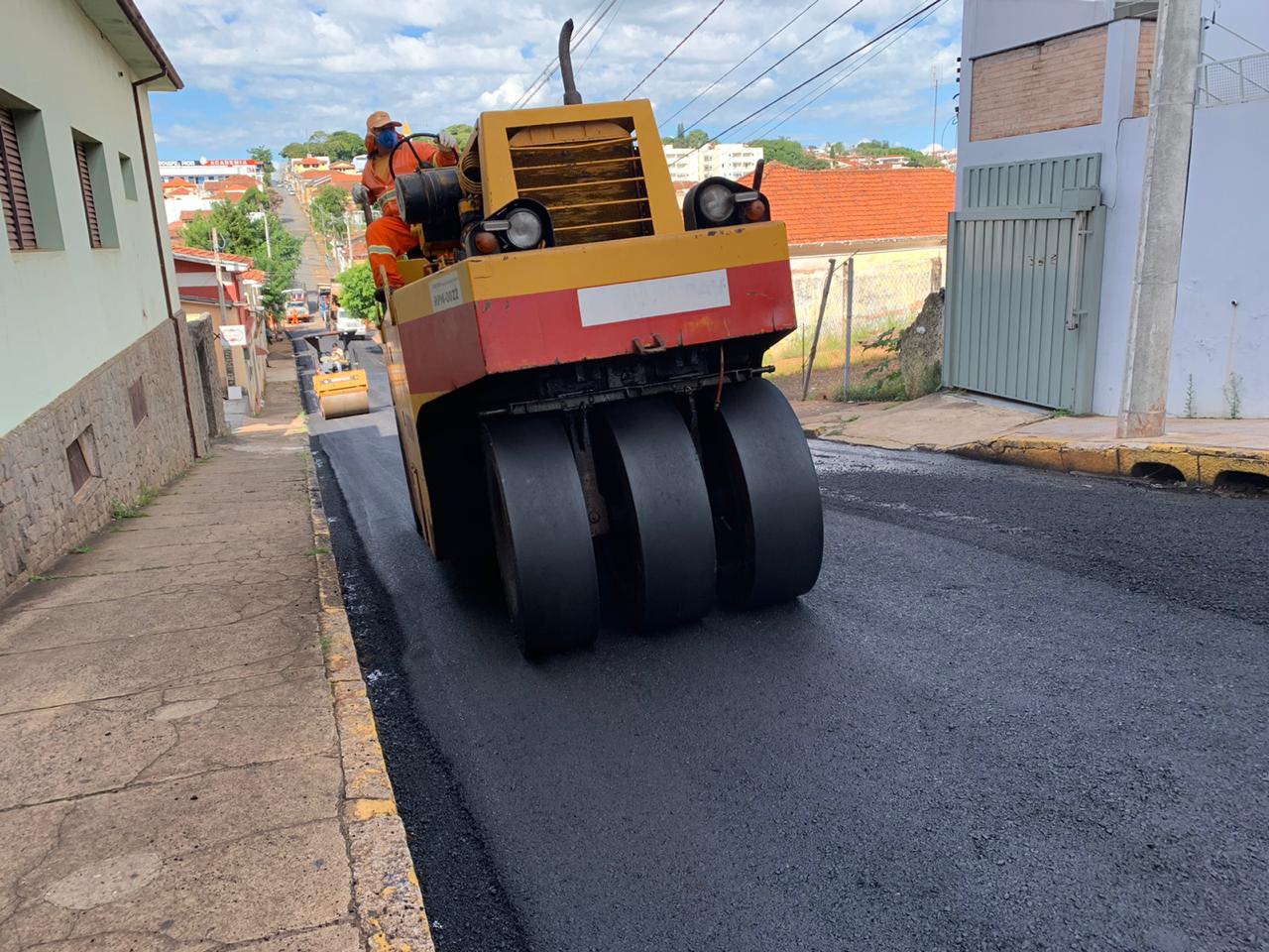 Botucatu: sem movimento, Prefeitura acelera programa de recapes de ruas