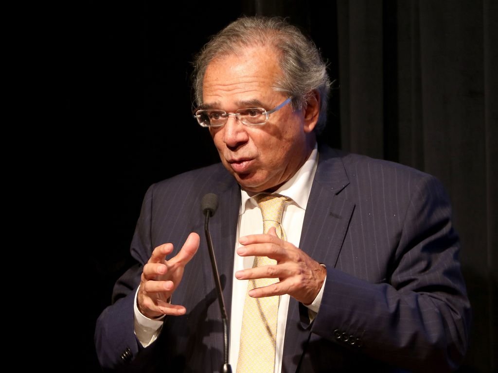Guedes planeja cortar correção pela inflação de salário mínimo e benefícios previdenciários