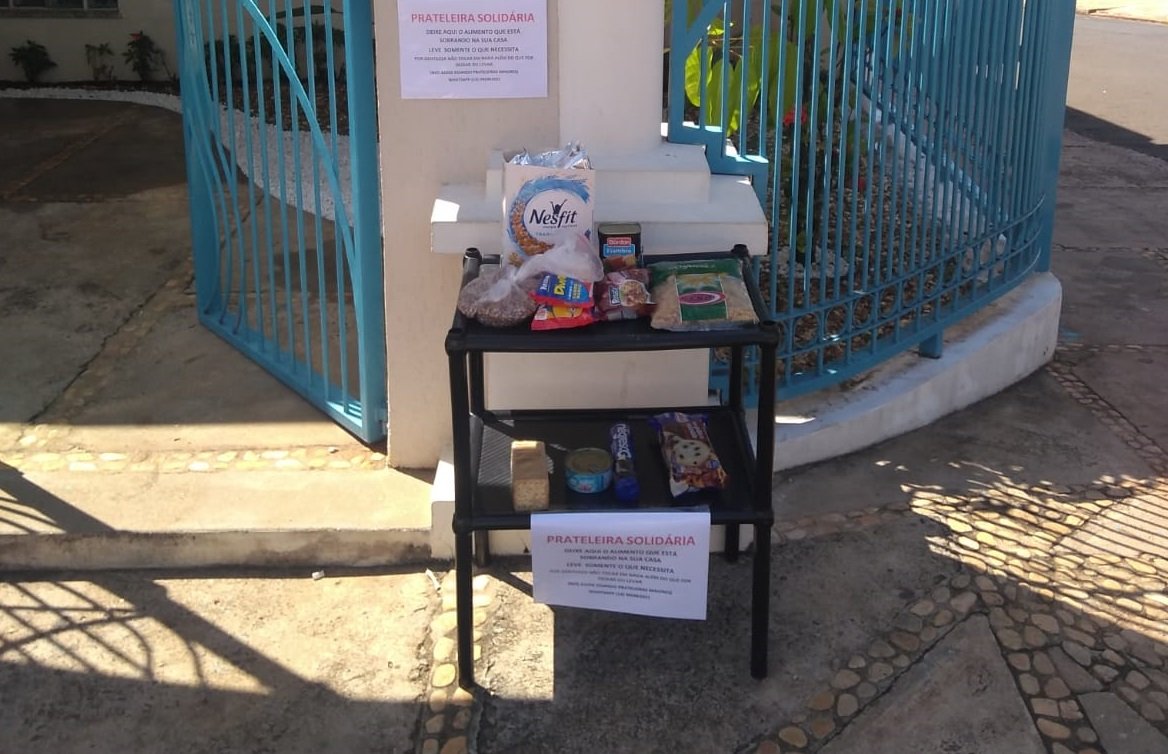 Botucatu: ação cria “prateleira solidária” para pessoas em situação de vulnerabilidade social por causa do coronavírus