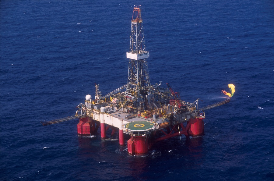 Petrobras anuncia descoberta de nova camada de óleo no pré-sal em Santos