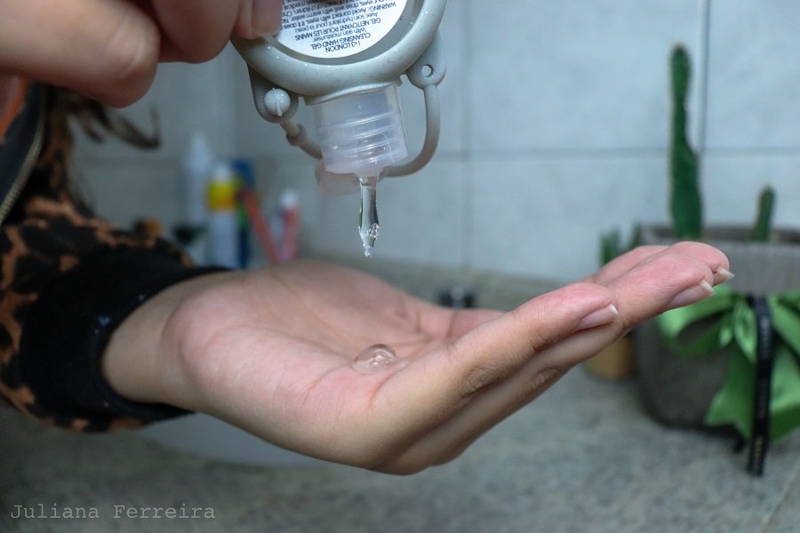 Anvisa publica lista com produtos que podem substituir o álcool 70%