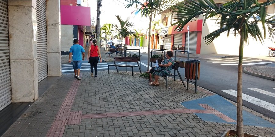 Comerciantes rejeitam “calçadão provisório” na Amando de Barros para reabertura do comércio