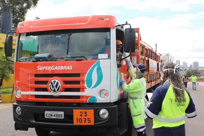 Concessionária distribuirá kits de higiene a caminhoneiros em Pratânia nesta sexta (24)