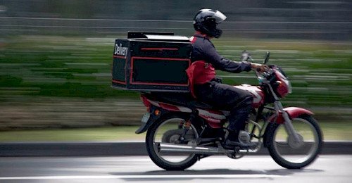 Aplicativos devem garantir assistência a entregadores de alimentos