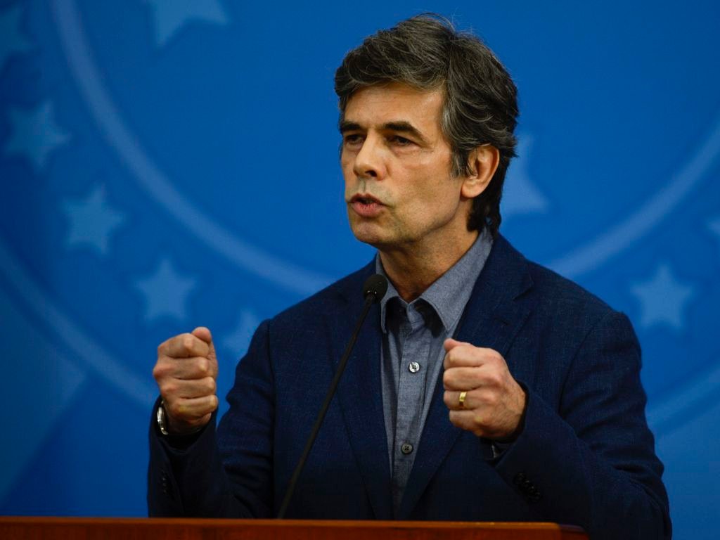 Novo ministro da Saúde defende testagem da população para covid-19