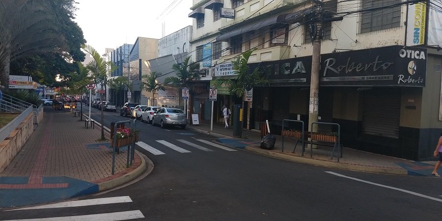 Abaixo-assinado tenta inviabilizar reabertura do comércio em Botucatu