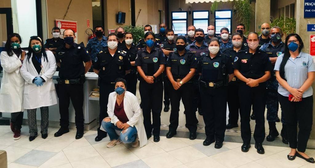 Guarda Municipal realiza doação de sangue no Hemocentro do HC