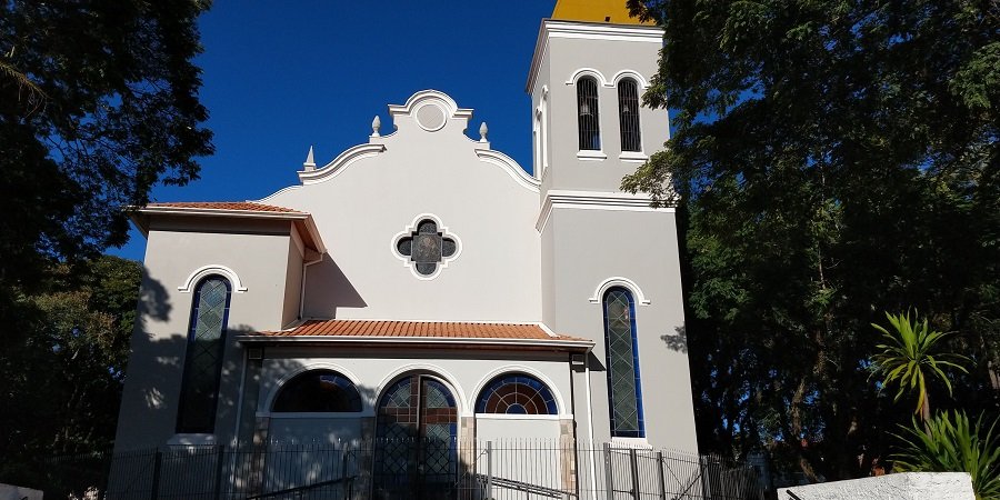 Vereador pede revitalização da praça da Igreja Menino Deus. no Bairro Alto