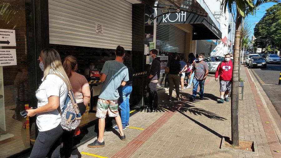 Isolamento social cai 7% em Botucatu, com 68 mil pessoas em quarentena