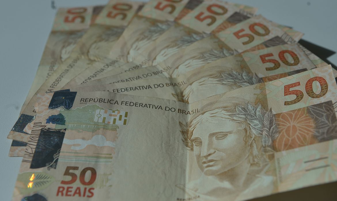 Beneficiários com NIS final 4 recebem hoje o Auxílio Brasil