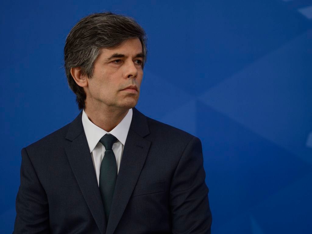 Nelson Teich pede demissão do Ministério da Saúde