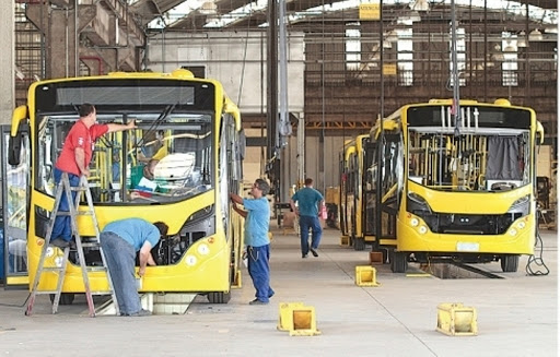 Produção industrial cai 9,1% em março, diz IBGE