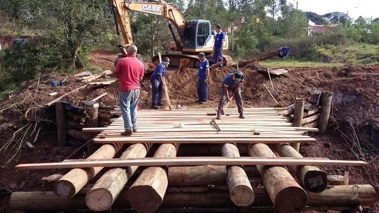 Botucatu recebe madeira apreendida pela Polícia Ambiental para reconstrução de pontes