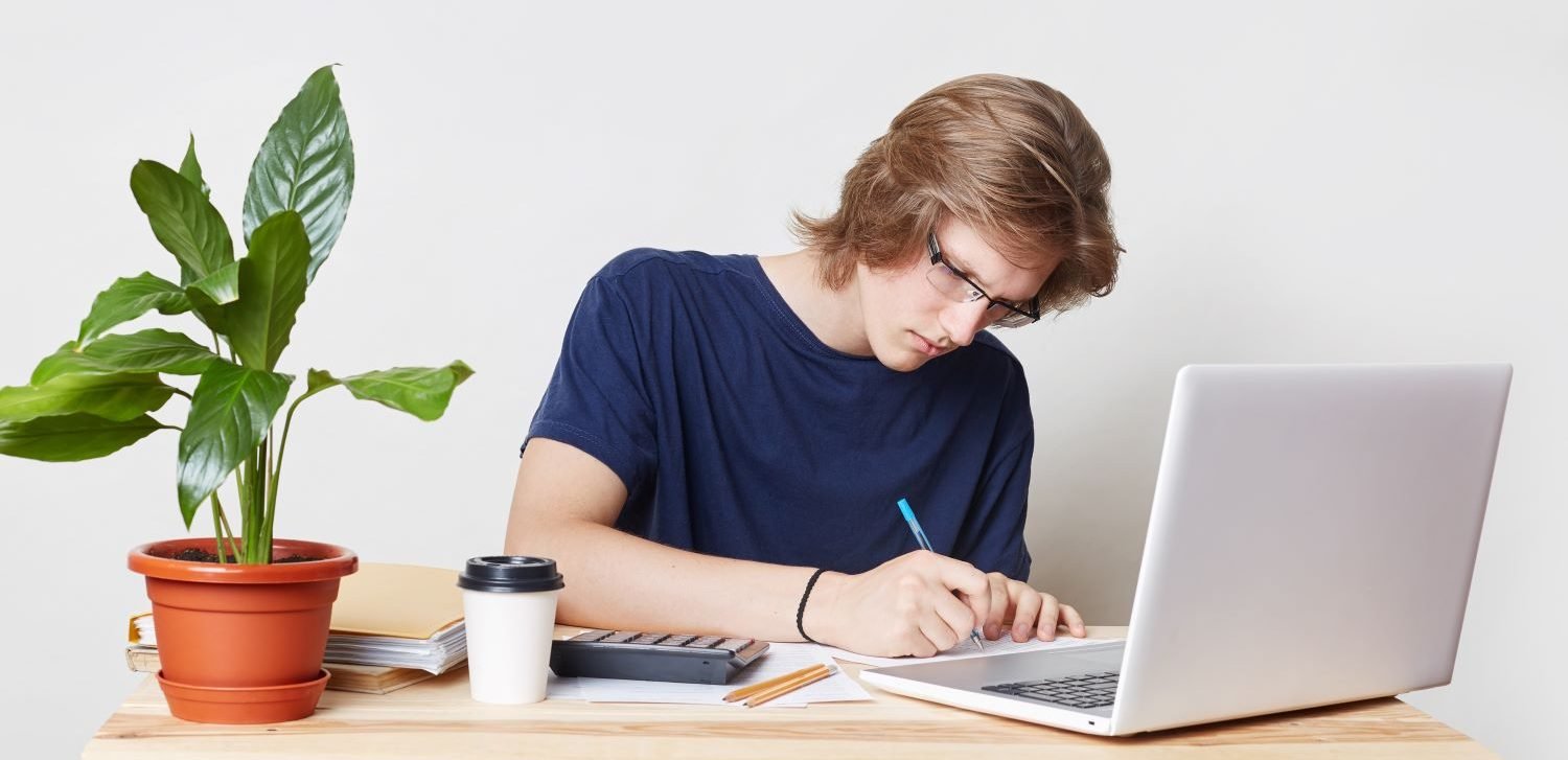 Enem 2020: projeto Agatha disponibiliza planos de estudos gratuitos para cada mês do ano