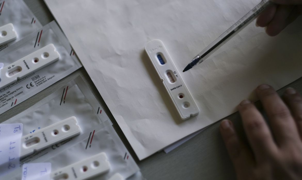 Covid-19: Brasil registra 1.212 óbitos e 52.383 casos nas últimas 24h