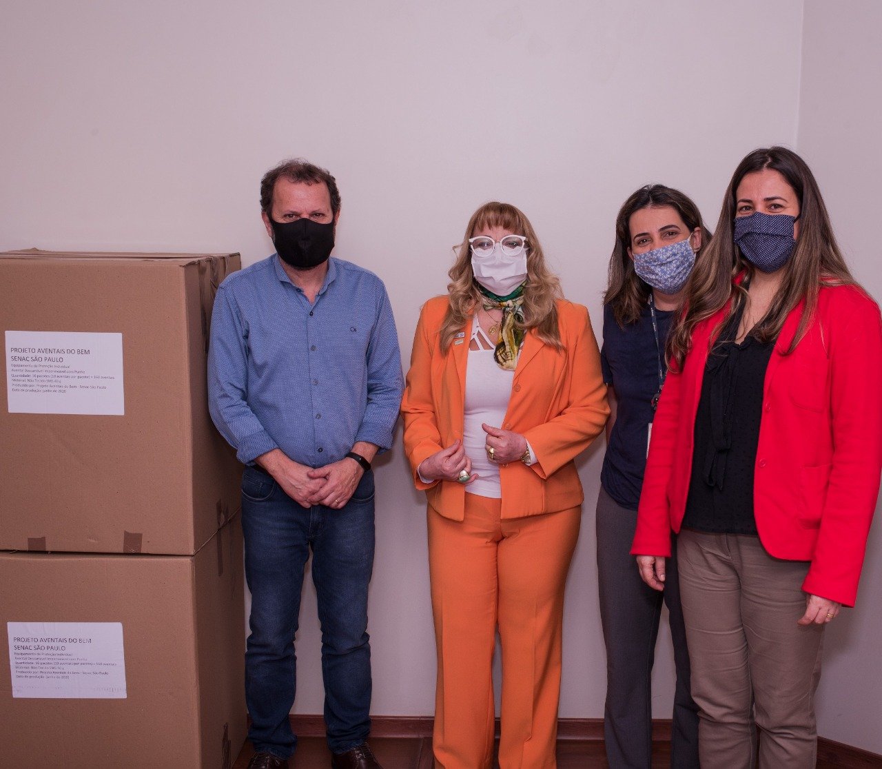 Hospital das Clínicas de Botucatu recebe doação de 1.100 aventais de proteção individual