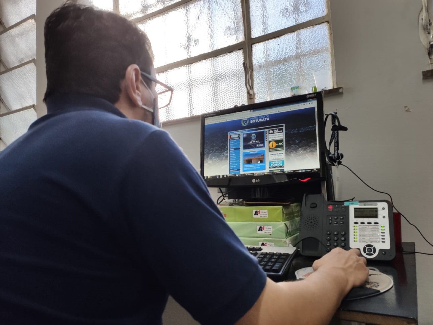 Prefeitura de Botucatu amplia instalação de fibra óptica e melhora serviços telecomunicações em repartições municipais