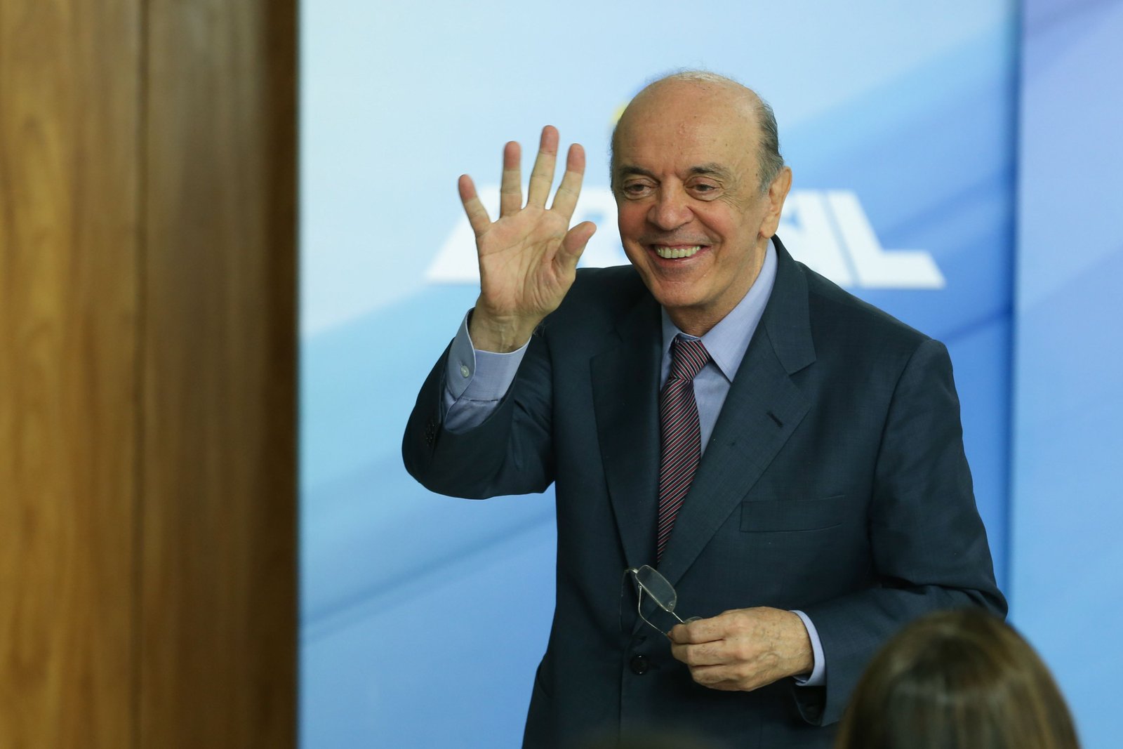 Investigações sobre José Serra são suspensas