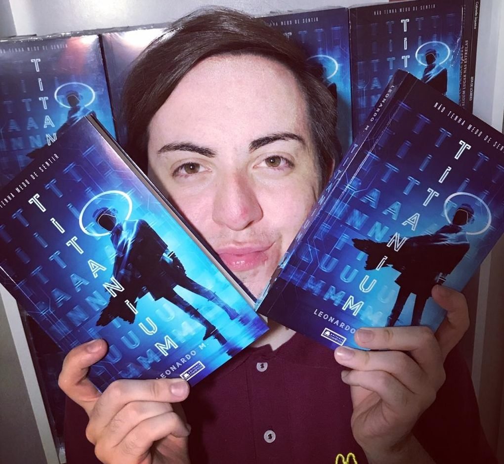 Botucatuense lança livro que aborda ficção científica e universo LGBTQIA+