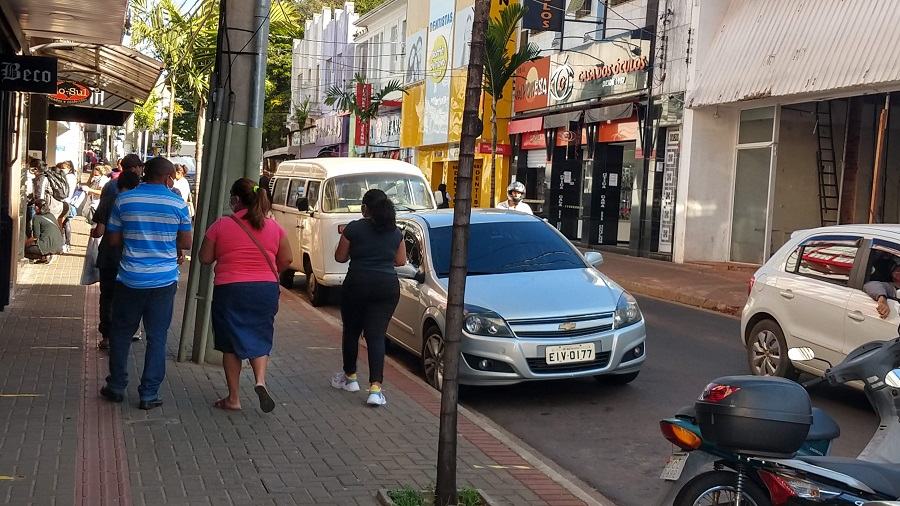 Após três dias em Fase Vermelha, estado de SP volta à Amarela