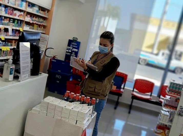 Borracharia é advertida pela Vigilância Sanitária por funcionário utilizar a máscara de forma incorreta