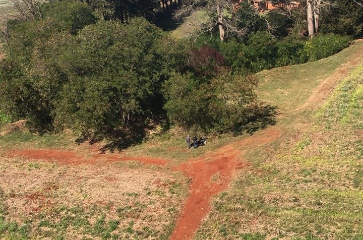 Botucatu: Helicóptero Águia localiza moto furtada com manchas de sangue