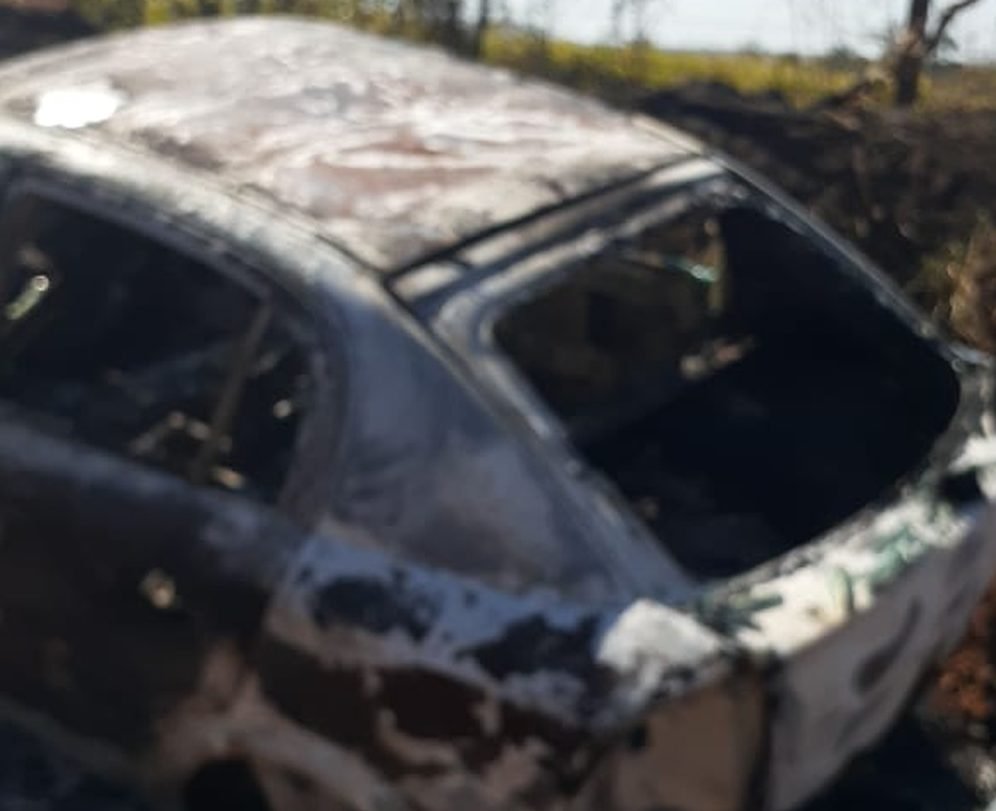 Polícia prende suspeito de matar dois homens e fugir com o carro deles