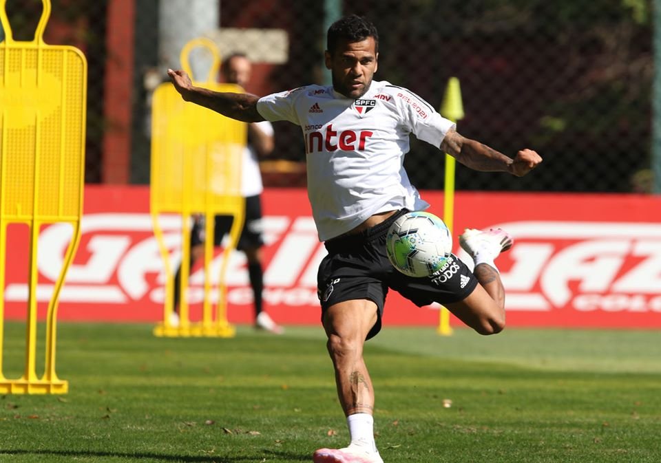 Após fiascos no Paulista, São Paulo e Santos iniciam disputas do Brasileirão