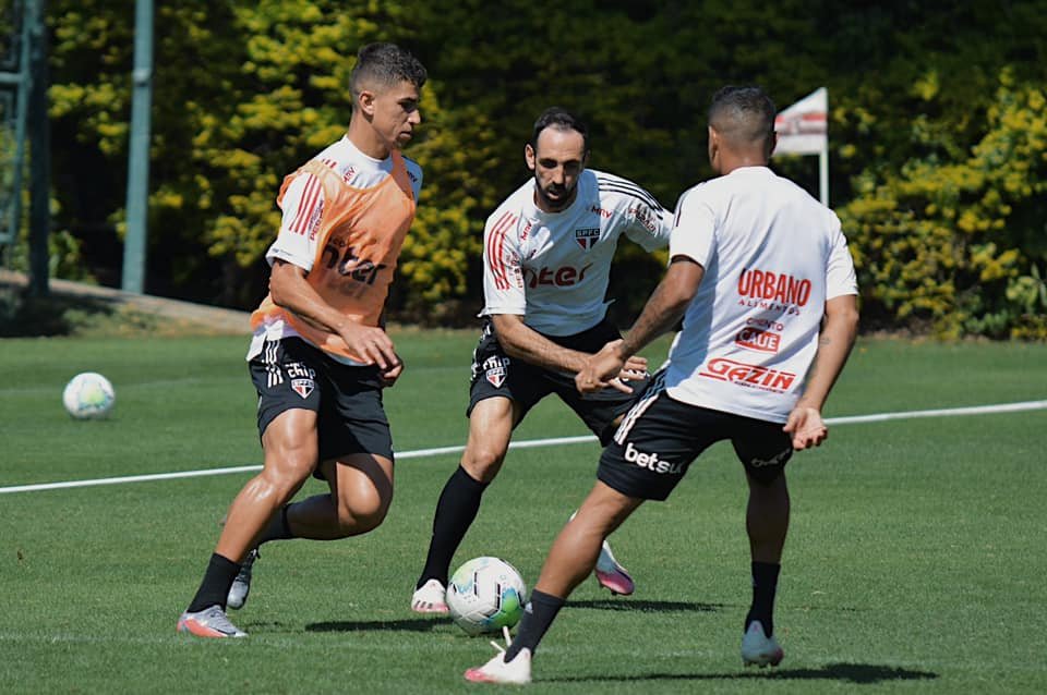 Brasileirão terá três jogos envolvendo paulistas neste domingo (16)