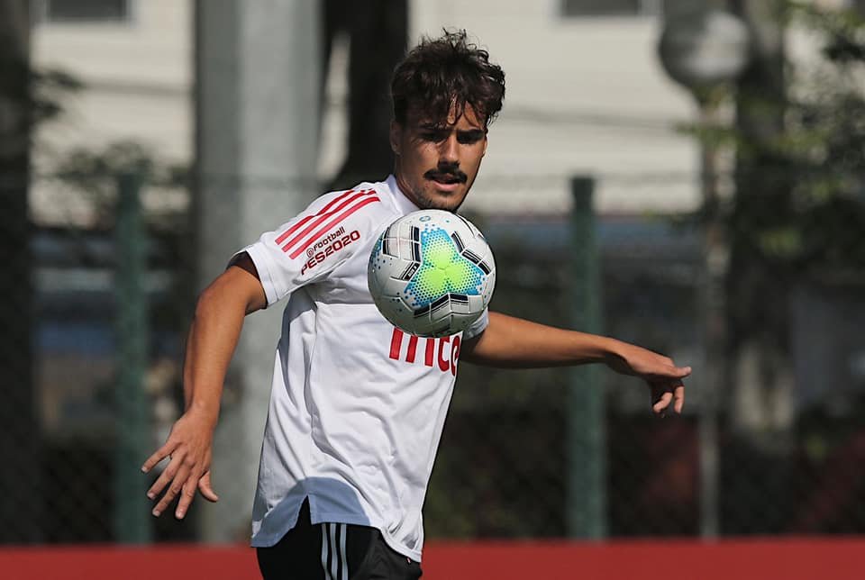 São Paulo faz a “estreia” no Brasileiro enquanto Santos tenta a primeira vitória