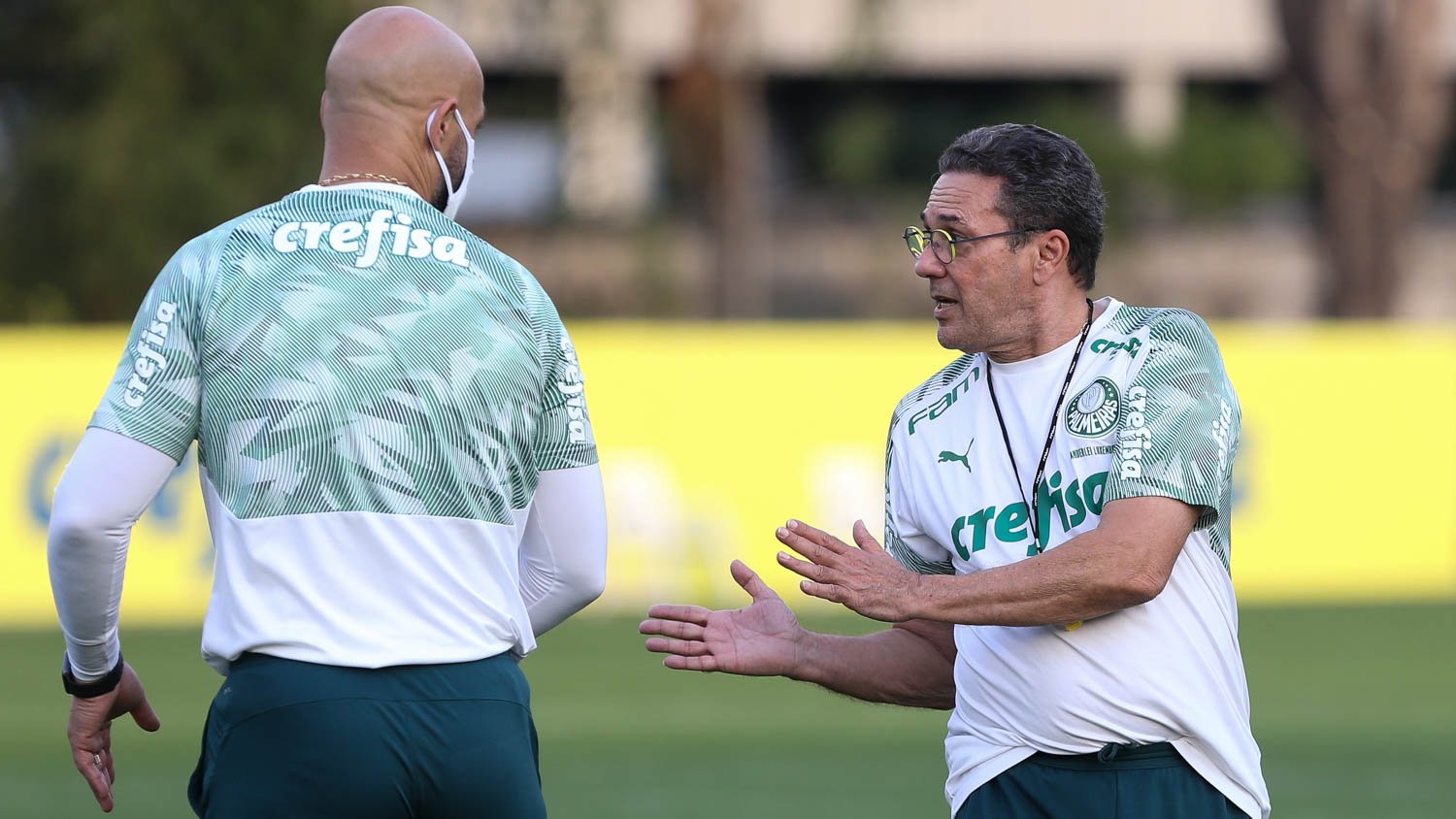 Palmeiras e Corinthians vão atrás da primeira vitória no Brasileiro