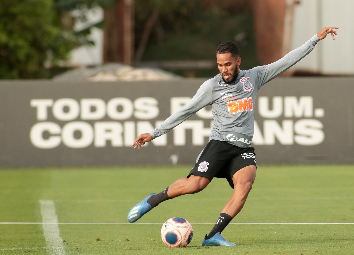 Estreias de Palmeiras e Corinthians no Brasileirão marcam a quarta-feira