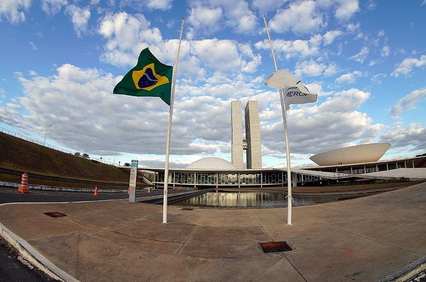 Câmara e Senado escolhem hoje novos dirigentes