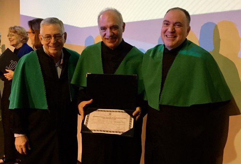 Vidal Haddad recebe título de doutor honoris causa da Universidade Federal do RJ