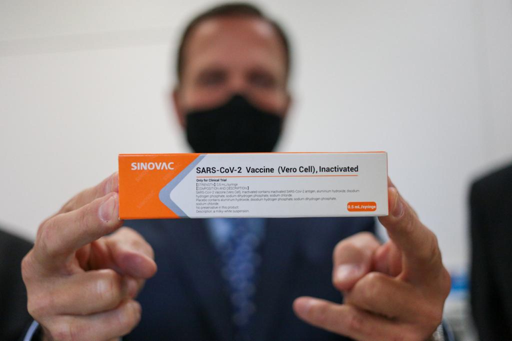 Governo de SP assina acordo por 46 milhões de doses de vacina contra o coronavírus