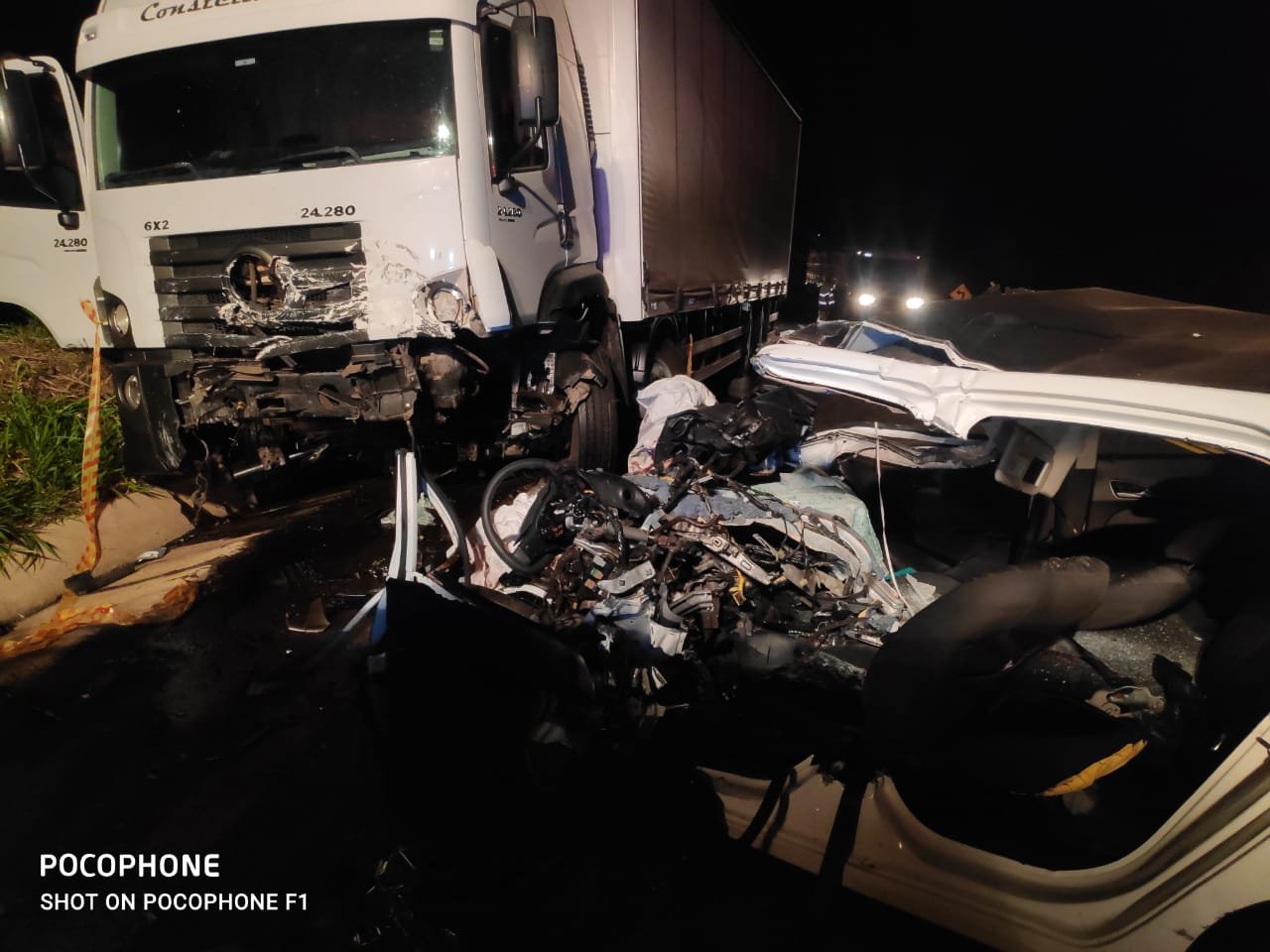 Colisão entre carro e caminhão mata condutor de carro na SP 191, em São Manuel