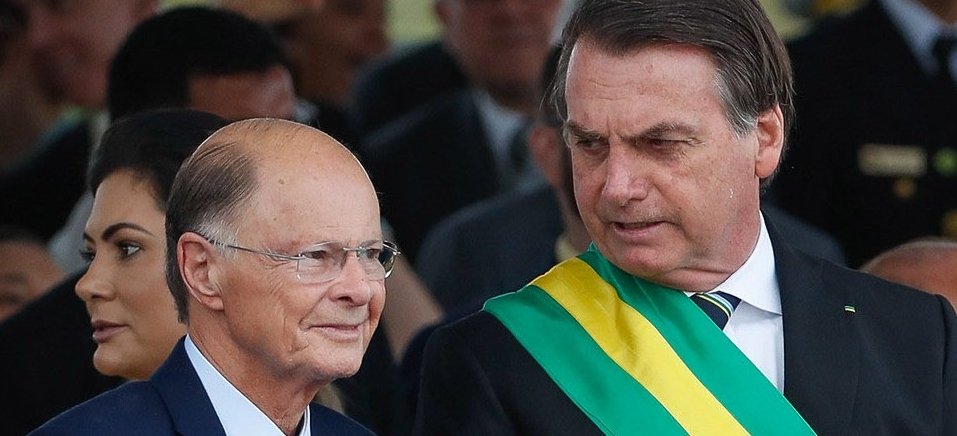 Bolsonaro veta perdão a dívidas de igrejas e sugere que deputados derrubem veto
