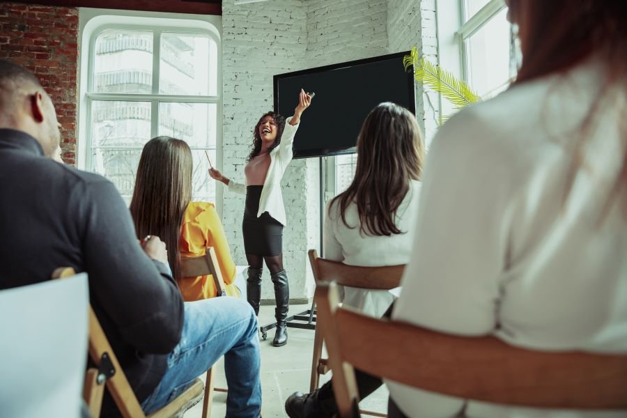 Administradores e psicólogos estão entre os que mais buscam por coaching