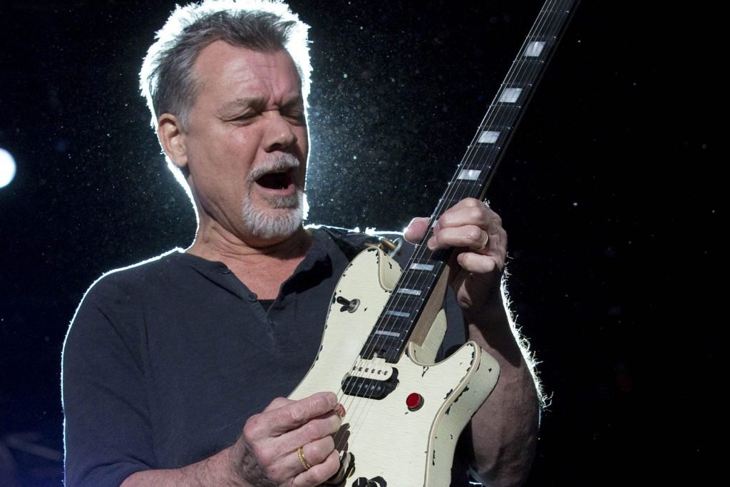 Eddie Van Halen, um dos maiores guitarristas da história do rock, morre aos 65 anos